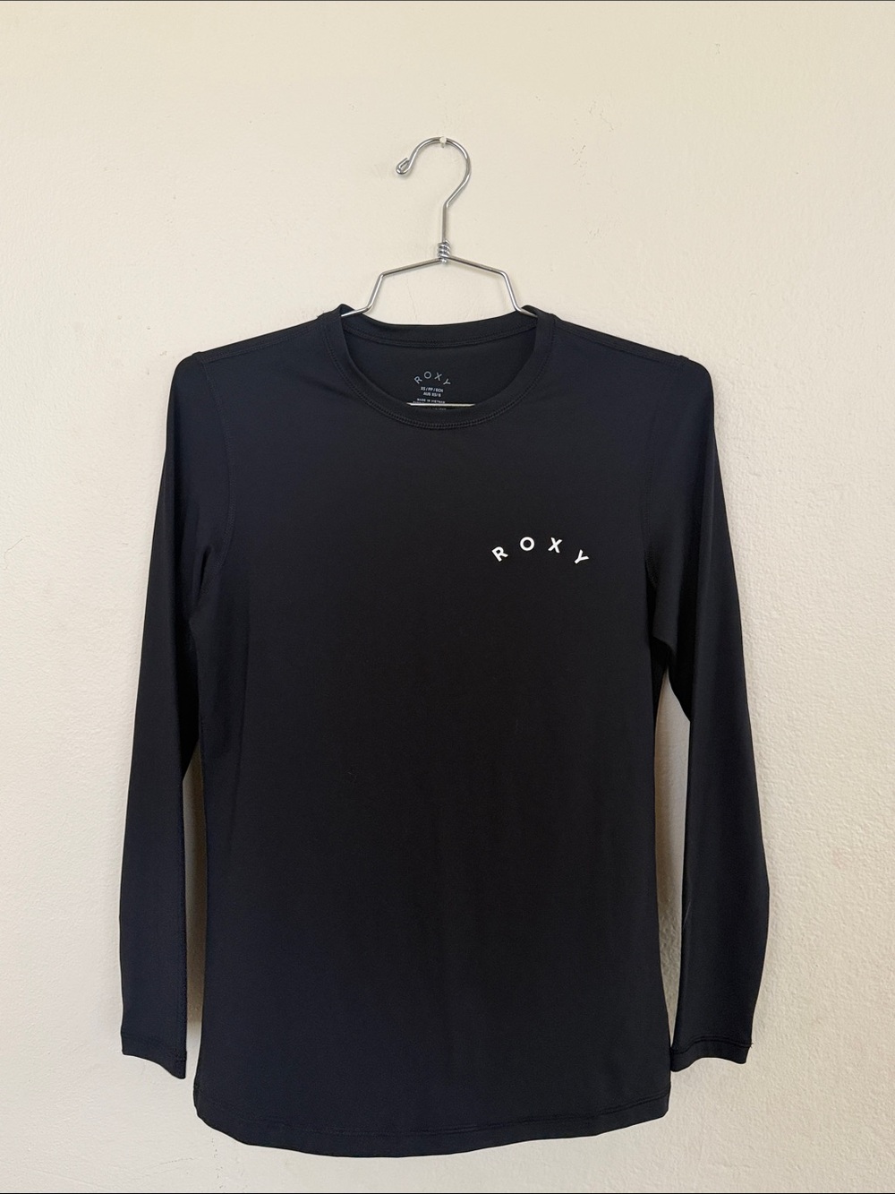 Roxy Women’s Long Sleeve wetsuit Black Crewneck Tee with White Logo